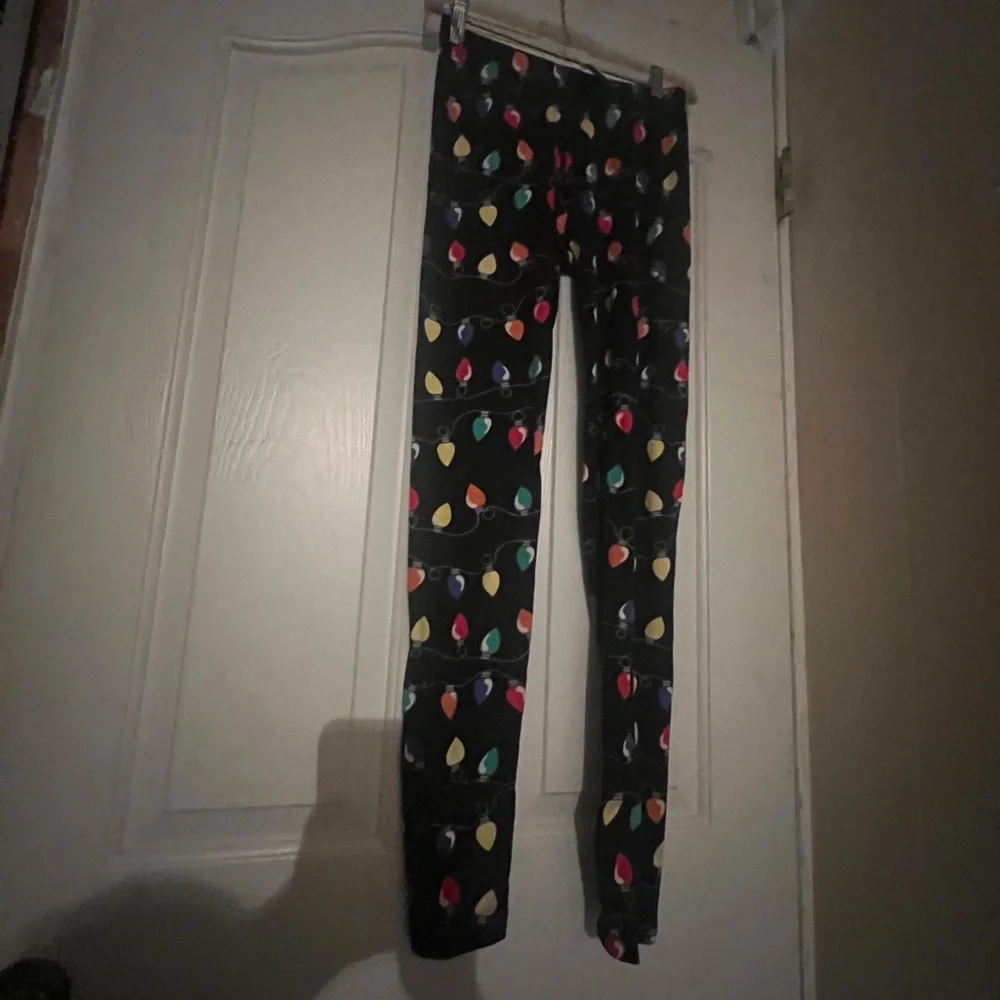 Festive String Light Patterned Leggings - Picture 2 of 2